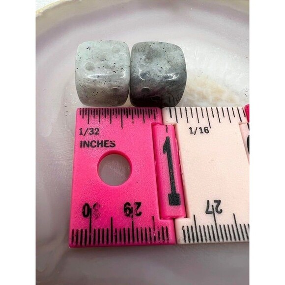 Labradorite Dice Set - Picture 4 of 4